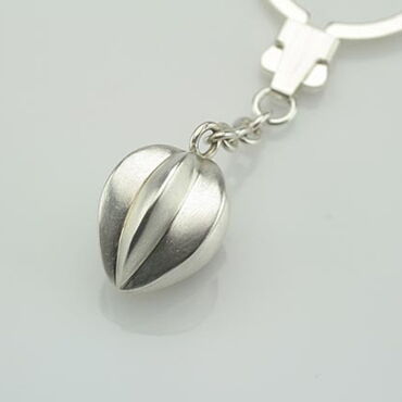 Schlüsselfreund "Knospe" aus 935er Silber mit hochwertiger Mechanik